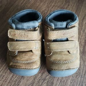 Clark's Soft-Soled Baby Shoes, Size 3.5 W